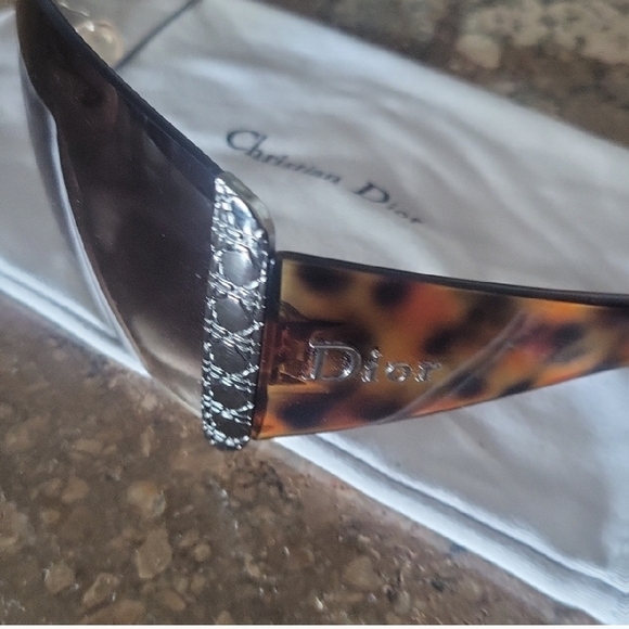 Dior Black Oversized Sunglasses - Picture 6 of 8